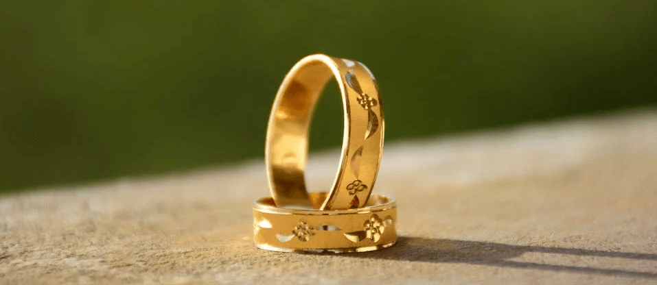 2 gold rings for the Charms and Treasures by Betsoft